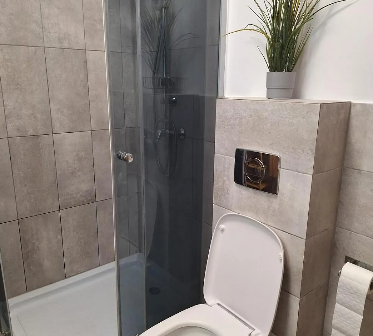 Cozy New Apartment With Balcony 포즈난 폴란드